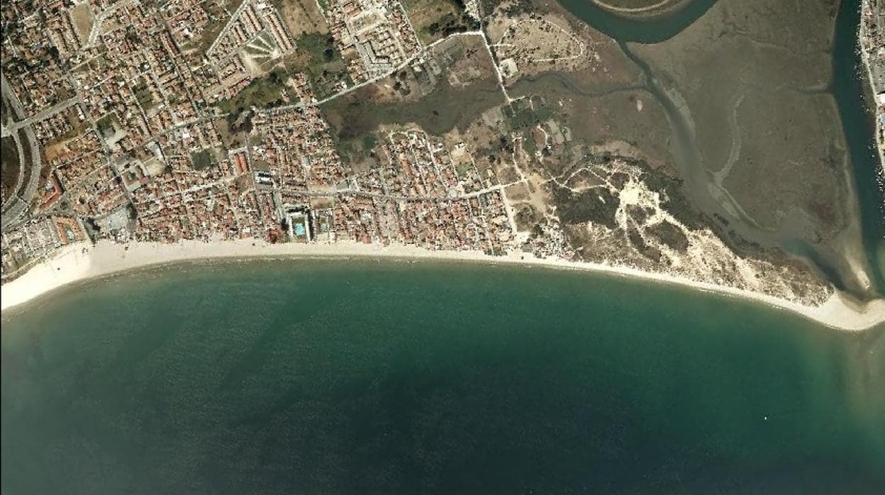 Fallece un hombre en la playa de El Rinconcillo, Algeciras