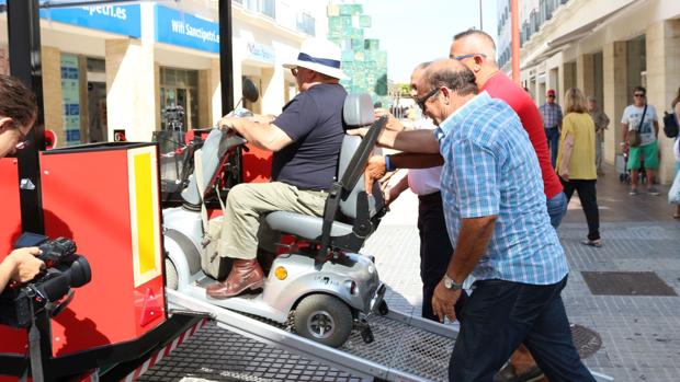 El tren turístico ya cuenta con acceso para personas con movilidad reducida
