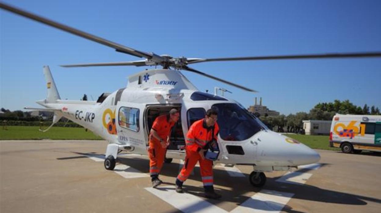 Helicóptero de emergencias sanitarias del 061