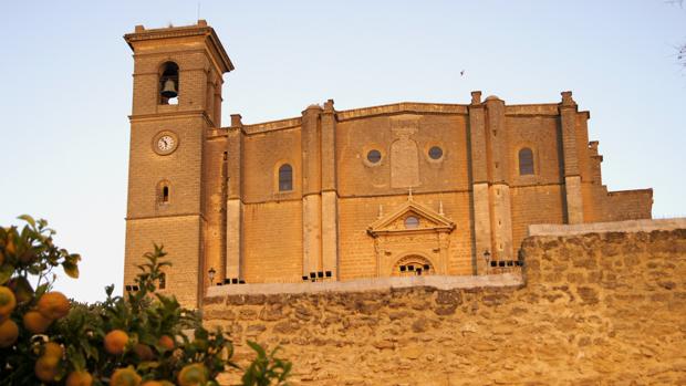 Las obras de restauración de la torre de la Colegiata de Osuna arrancarán «en los próximos días»