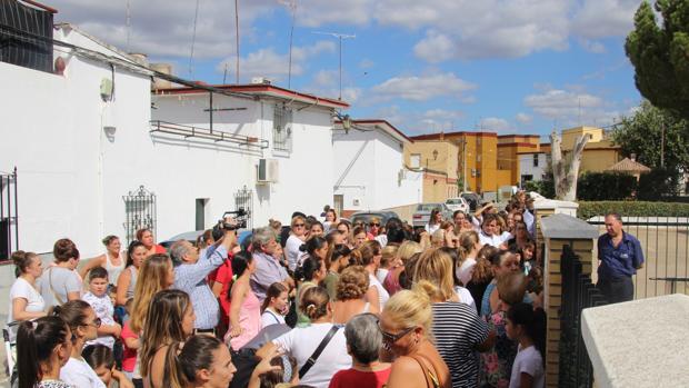 Gelves, Pilas o Alcalá de Guadaíra empiezan el curso con deficiencias en institutos y colegios