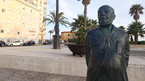 Estatua de Fernando Quiñones