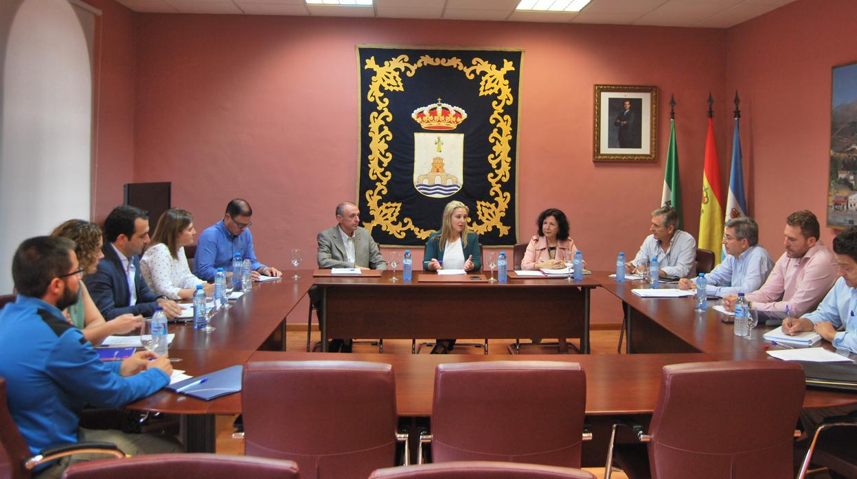 El Ayuntamiento ha acogido una reunión con la CHG, la Junta de Andalucía, el Seprona y Emasesa