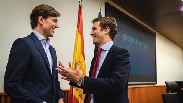 Montesinos anima a los jóvenes a hacer posible «un nuevo Gobierno que recupere el rumbo del país»