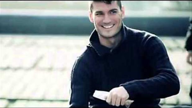 El exconcursante de Operación Triunfo Guille Barea arrasa en Barcelona con su espectáculo gaditano