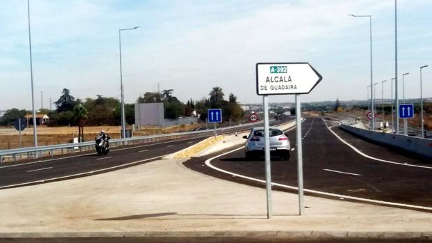 La carretera A-392 cuenta ya con dos carriles por sentido entre Alcalá de Guadaíra y El Tomillar