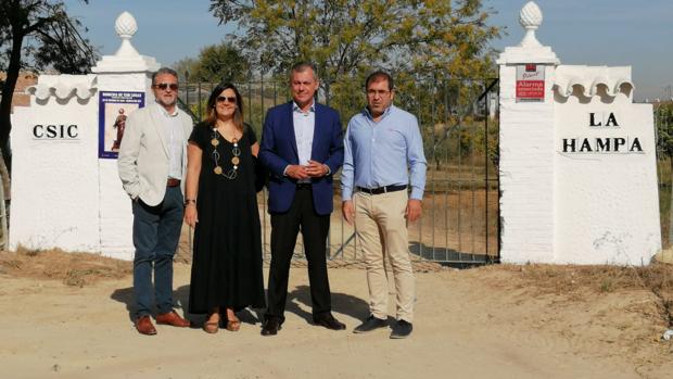 El PP impulsará la cesión de la finca «La hampa» a Coria del Río para construir un gran parque periurbano