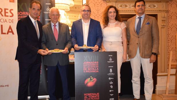 El tomate de Los Palacios, actor principal de la cocina sevillana