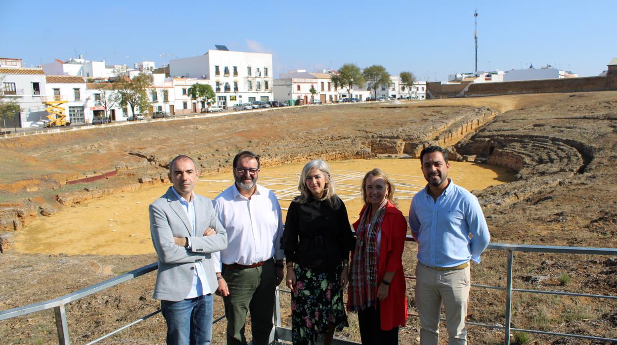 La consejera, Patricia del Pozo, ha visitado el Conjunto Arqueológico este lunes