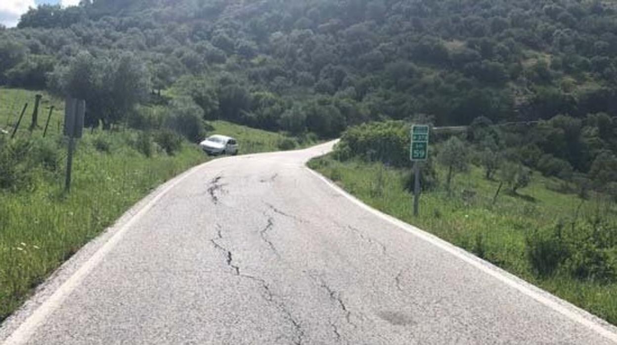 Carretera entre las sierras de Cádiz y Ronda