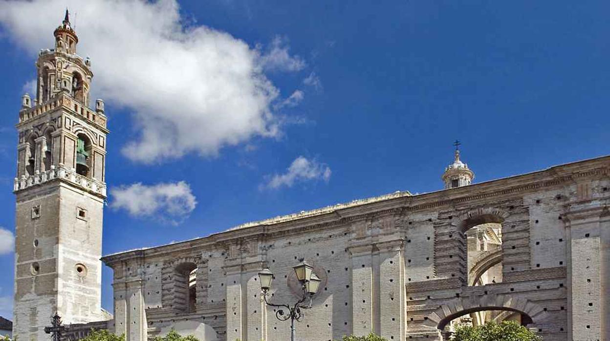 Patrimonio ha autorizado la restauración de las cubiertas de la Parroquia Mayor de Santa Cruz de Écija