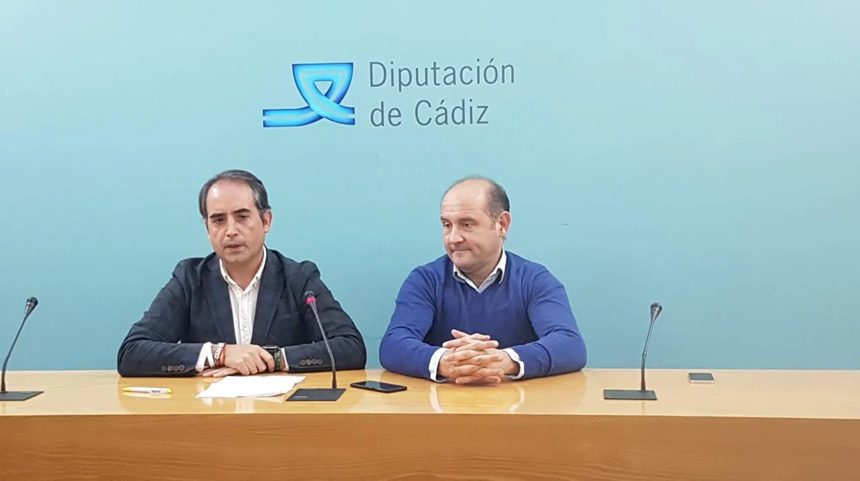 Antonio Saldaña y Juancho Ortiz durante la rueda de prensa en Diputación.