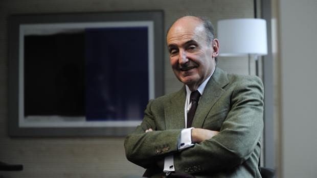 El I Premio José Pedro Pérez-Llorca recae en los dos padres vivos de la Constitución Española