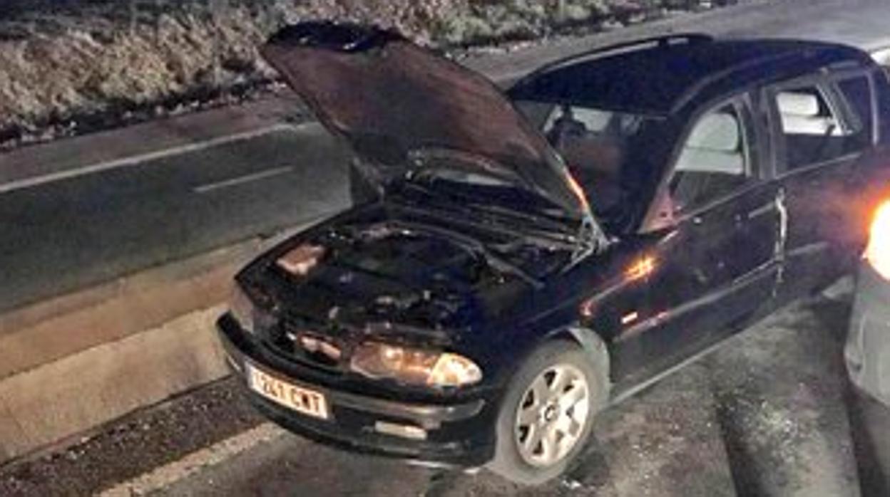 Las víctimas del atropello en Salteras viajaban en este coche negro