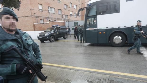 Seis de la mañana. La Guardia Civil toma la Janda