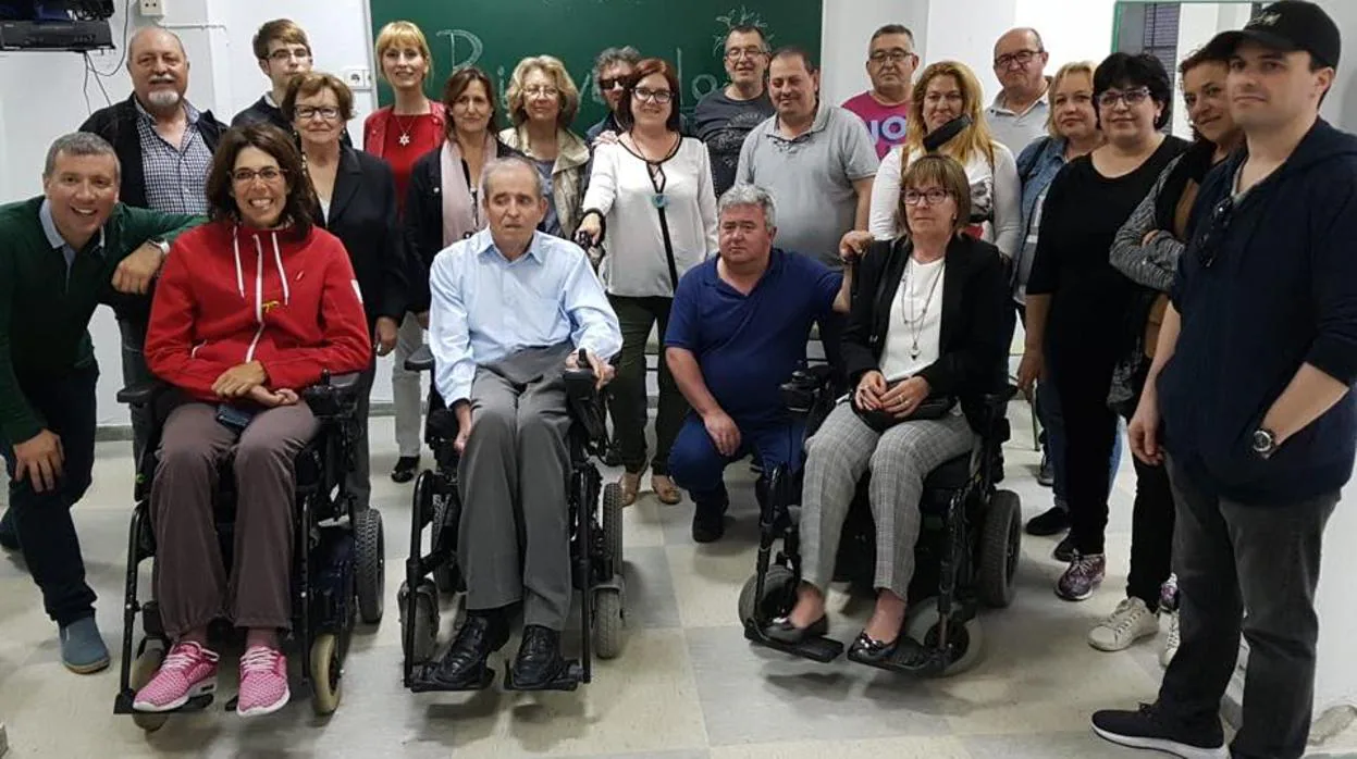 Usuarios de la asociación de esclerosis múltiple Joaquín Argente.