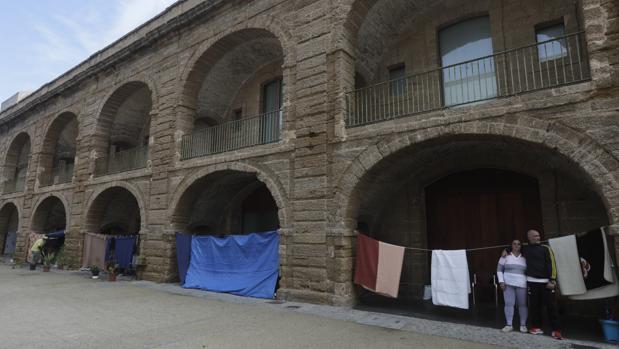 Las Puertas de Tierra, el nuevo hogar de los sin techo en Cádiz