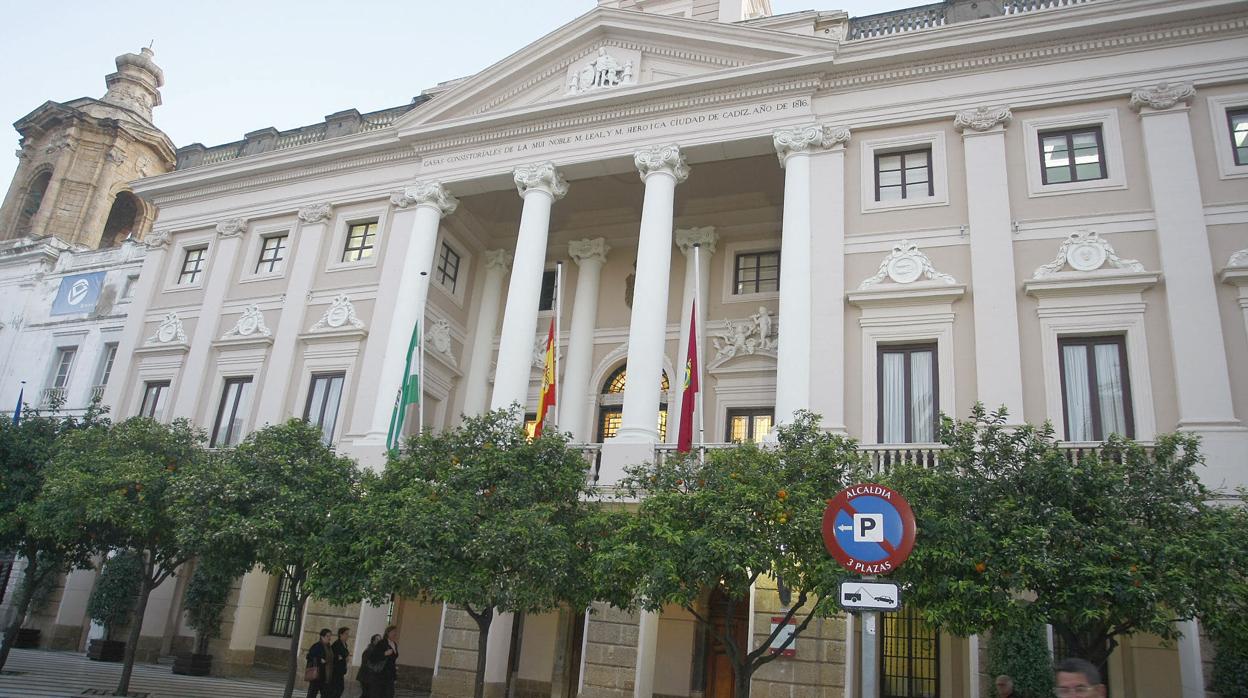 La seguridad del Ayuntamiento de Cádiz sale a licitación por tres millones