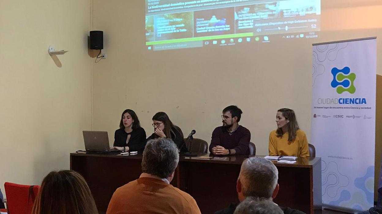 El proyecto «Ciudad Ciencia» fue presentado a profesores que imparten clases en la localidad.