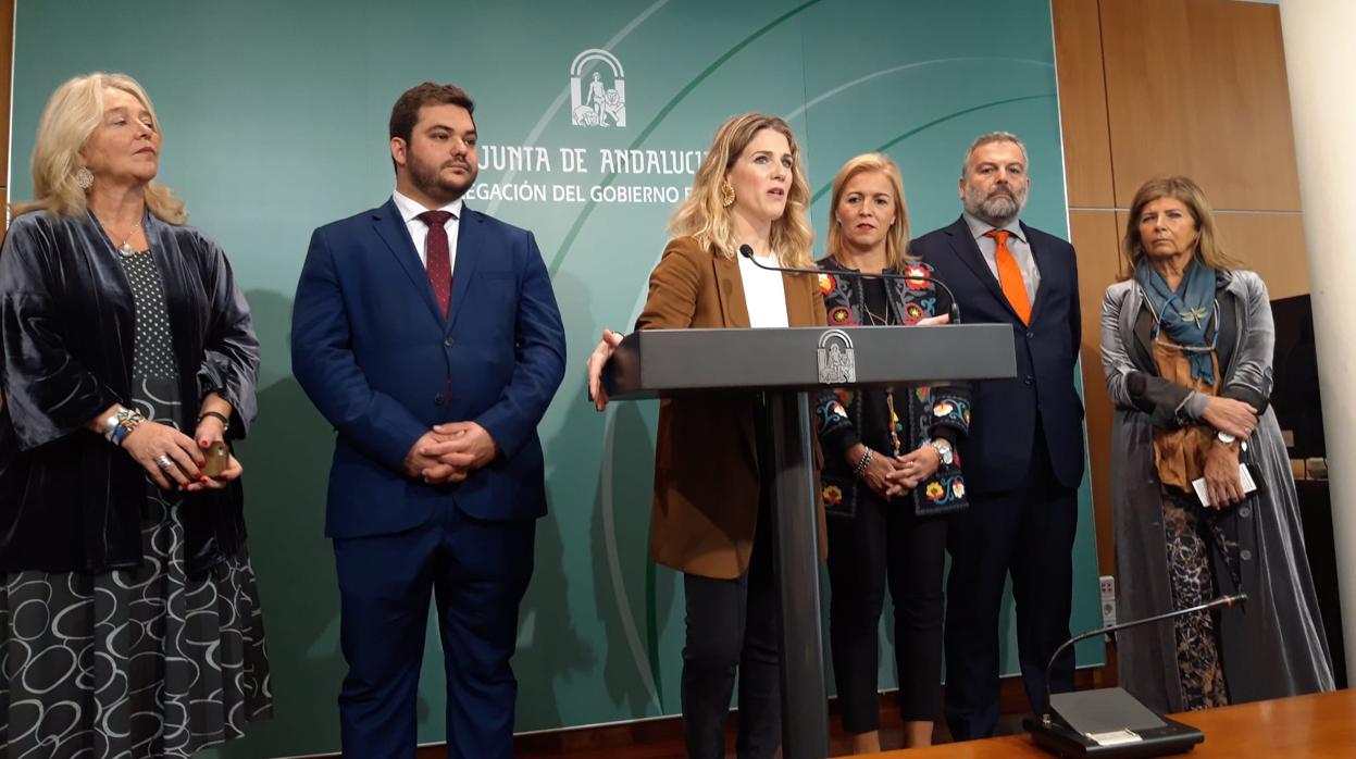 Los representandes de la delegación del Gobierno en Cádiz, durante la rueda de prensa.