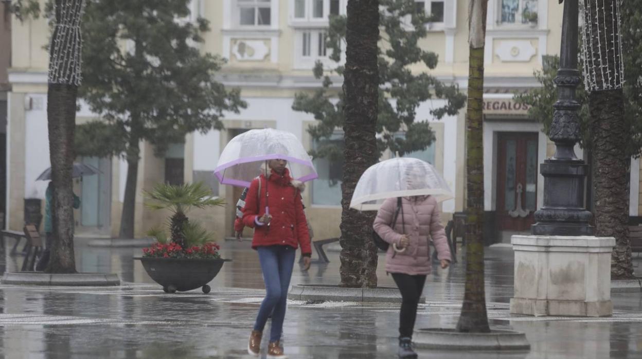 La Aemet ha acxtivado el aviso amarillo por riesgo moderado de lluvia, viento y fenómenos costeros.