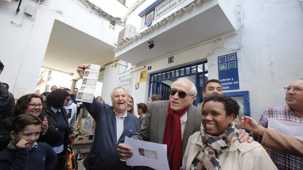 Utrera, 26 millones de euros por el código postal y una historia solidaria en la Lotería de Navidad