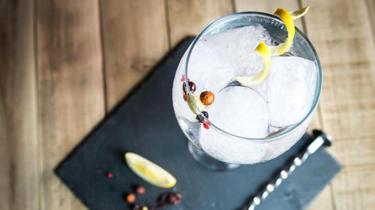 Gran acogida de la ruta Gin Tonic Rives en Sevilla