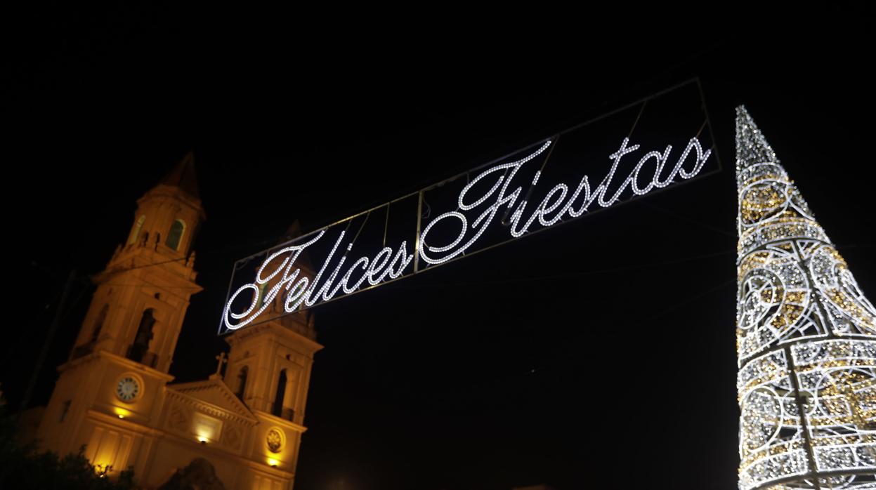 Iluminación del alumbrado navideño gaditano en la plaza de San Antonio.