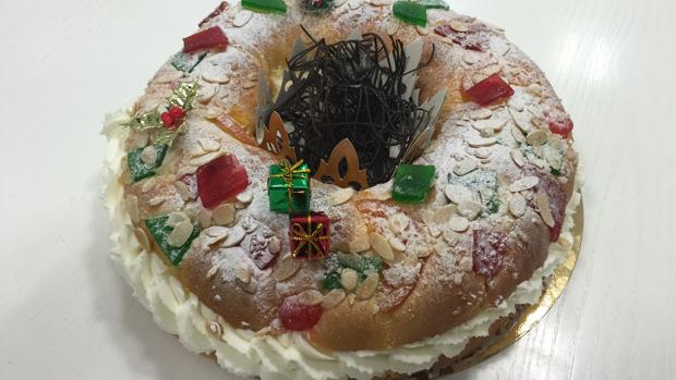 Una panadería sevillana esconde 250 euros en sus roscones de Reyes