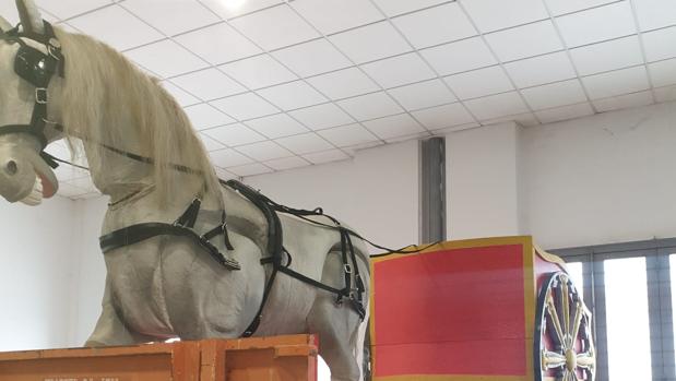 Las cabalgatas de los Reyes Magos de San Nicolás del Puerto recuperan esplendor volviendo a las carrozas