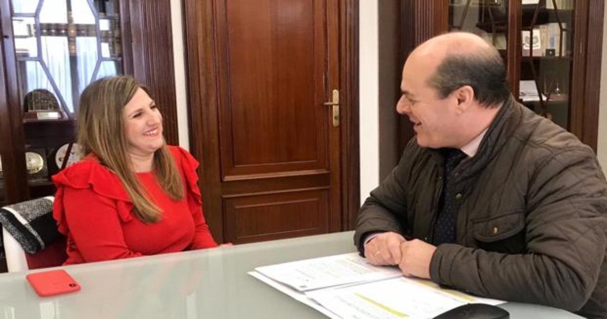 Reunión entre Irene García y el presidente del Consorcio de Bomberos Francisco Vaca