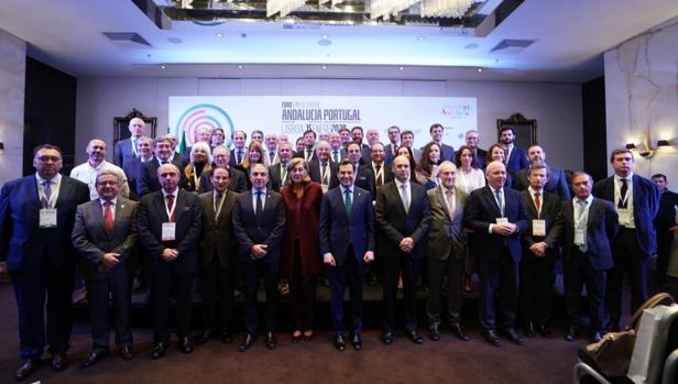 El Puerto de Cádiz estrecha lazos comerciales con Portugal