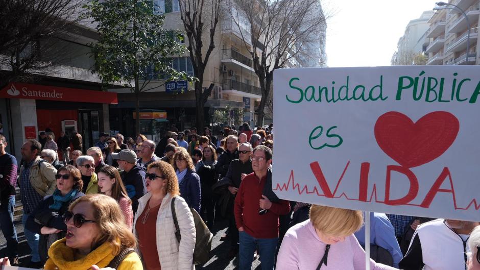 Cádiz sale a la calle en defensa de la sanidad pública