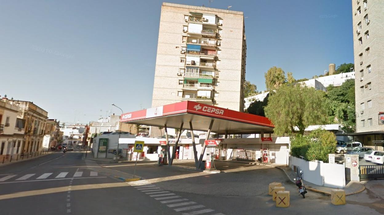 Gasolinera de San Juan de Aznalfarache atracada por el varón condenado por la Audiencia de Sevilla