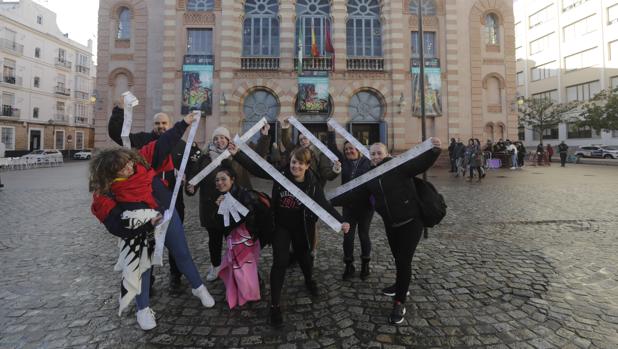 «Hemos pasado aquí toda la noche para comprar las entradas»