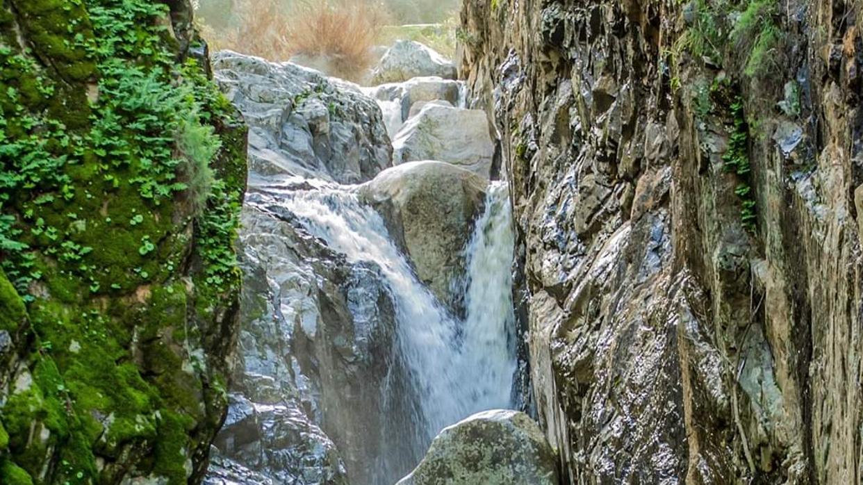 Cascadas del arroyo Calzadilla en Almadén de la Plata.