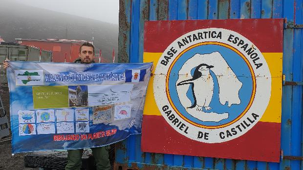 Una videoconferencia entre militares y alumnos de Primaria acerca Guillena a la Antártida
