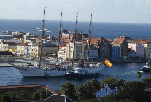 El Juan Sebastián de Elcano hace escala en Curazao