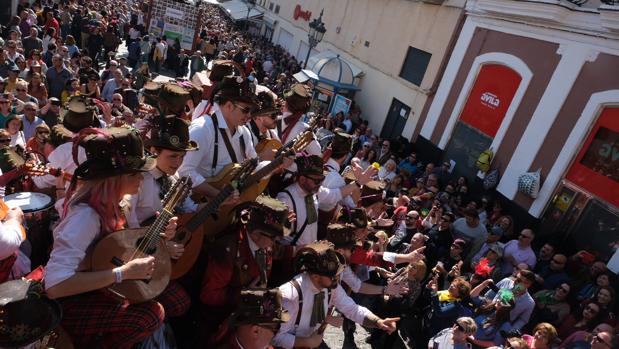 Coristas amenazan con suspender el carrusel de la Plaza Mina