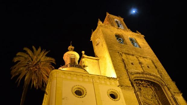 Luz verde a la restauración de la iglesia de Santiago de Utrera y del retablo de San Cristóbal de la iglesia de Santa María de Carmona