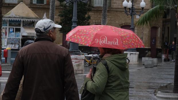El tiempo en Cádiz: carnaval con paraguas