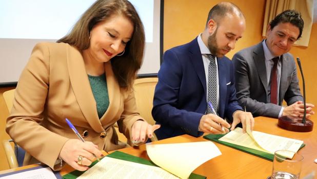 La Junta impulsa un proyecto pionero de recogida de residuos en la Sierra de Cádiz