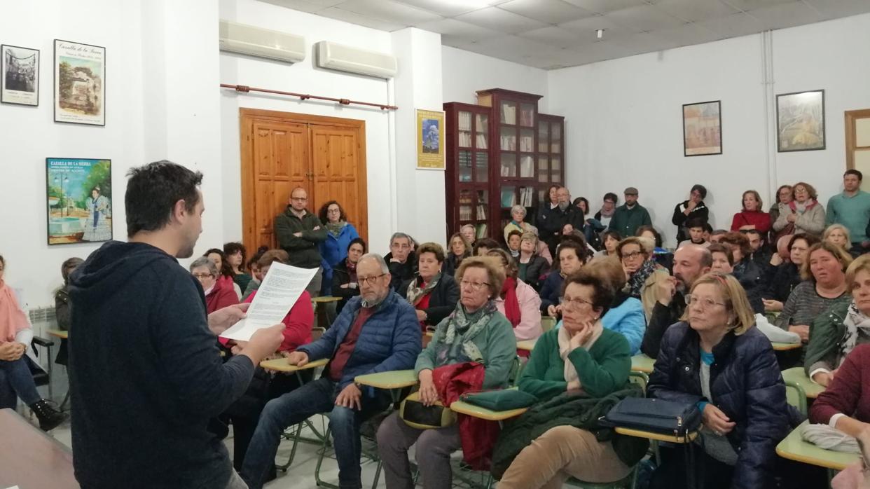 Asamblea de vecinos para organizar sus moviilizaciones.