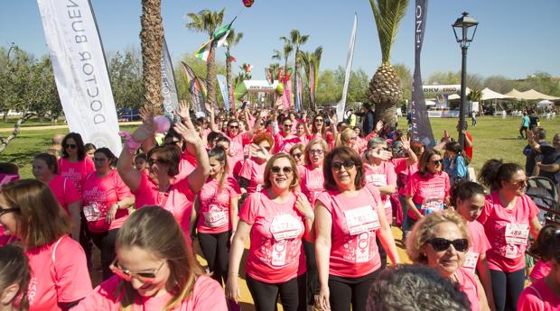 6.000 mujeres teñirán Los Palacios y Villafranca de rosa esperanza