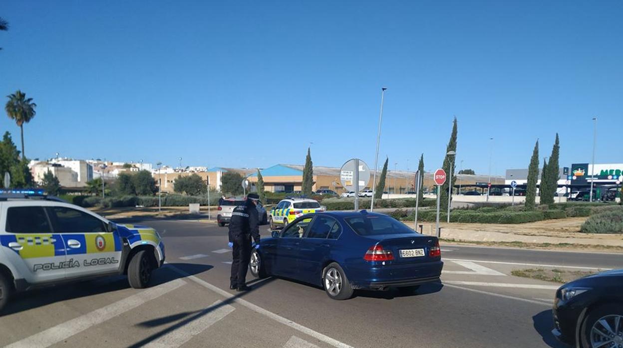 La Policía Local de El Viso del Alcor ha procedido a denunciar a varias personas