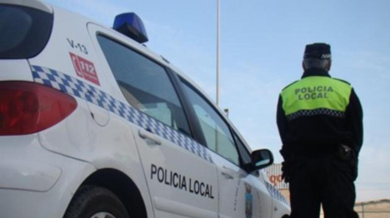 Detenido en Chiclana por toserle en la cara a un agente de la Policía Local