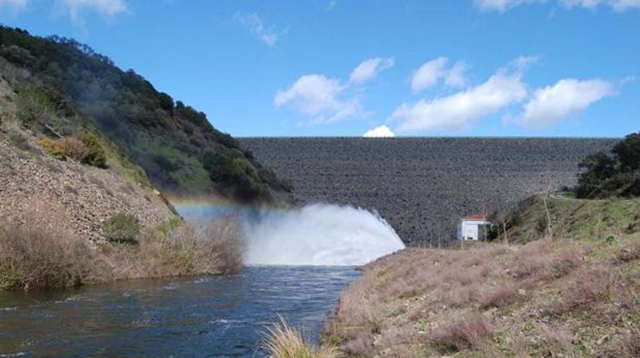 Aguas del Huesna proporciona Agua potable a 250.000 sevillanos de 17 poblaciones