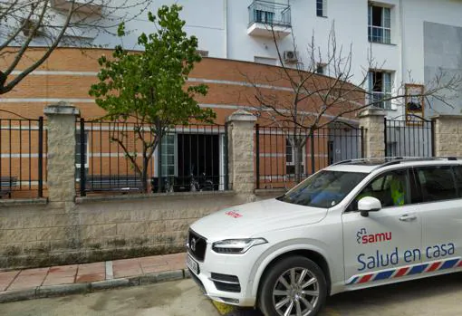 La residencia de Alcalá del Valle, sobrepasada: trabajadores con fiebre y concejales poniendo lavadoras
