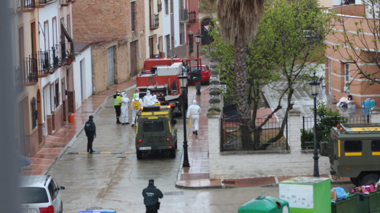 La UME, a su llegada a la residencia de ancianos.