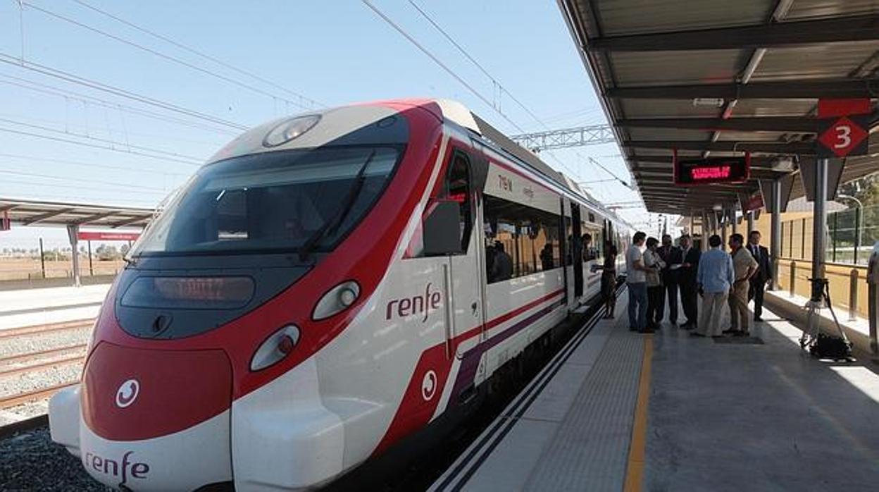 Renfe reduce al 40% su servicio de trenes de Cercanías en Cádiz